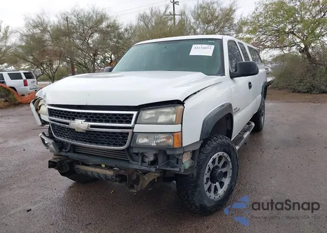 2006 Chevrolet Silverado 2500Hd Work Truck z USA, uszkodzony, nr VIN 1GCHC29236E194061